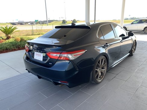 Used 2019 Toyota Camry L image 5