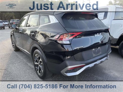 Used 2023 Kia Sportage EX image 4