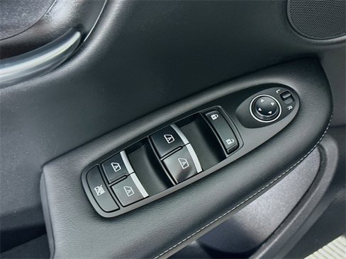 Used 2019 INFINITI QX50 Essential image 16