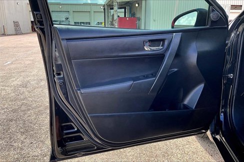 Used 2018 Toyota Corolla LE image 20