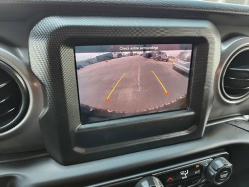 Used 2022 Jeep Wrangler Willys image 9