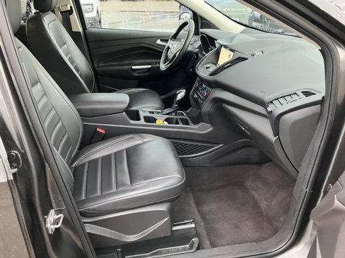 Used 2019 Ford Escape SEL image 15