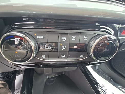 New 2025 Chevrolet Trax LT w/ LT Convenience Package image 21
