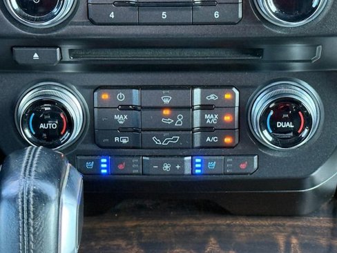 Used 2015 Ford F150 Platinum w/ Equipment Group 701A Luxury image 22