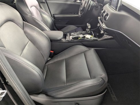 Used 2019 Kia Stinger image 30