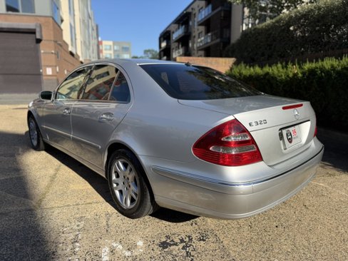 Used 2004 Mercedes-Benz E 320 Sedan image 4