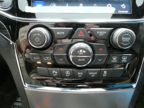 Used 2020 Jeep Grand Cherokee Limited w/ Luxury Group II image 24