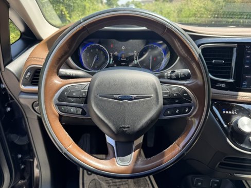 Used 2019 Chrysler Pacifica Limited w/ Advanced Safetytec Group image 14