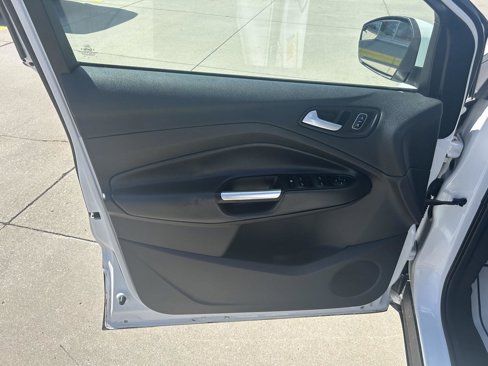 Used 2017 Ford Escape SE image 11