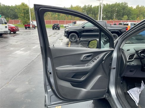 Used 2020 Chevrolet Trax LS w/ Tint and Cruise Package image 19