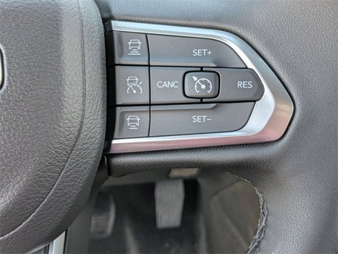 New 2025 Jeep Compass Limited image 23