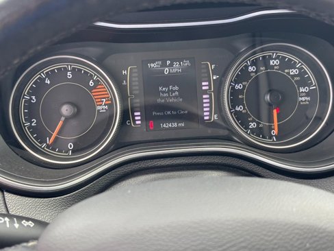 Used 2019 Jeep Cherokee Latitude Plus w/ Cold Weather Group image 19