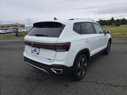 New 2025 Volkswagen Taos SE image 4