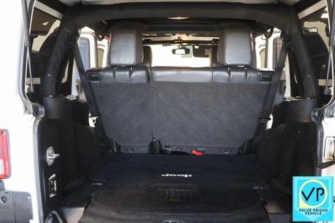 Used 2016 Jeep Wrangler Unlimited Rubicon w/ Max Tow Package image 27