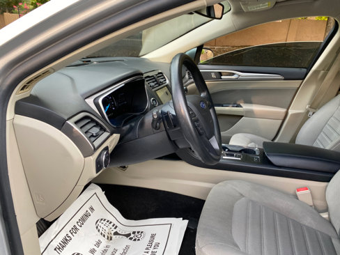 Used 2019 Ford Fusion SE image 32