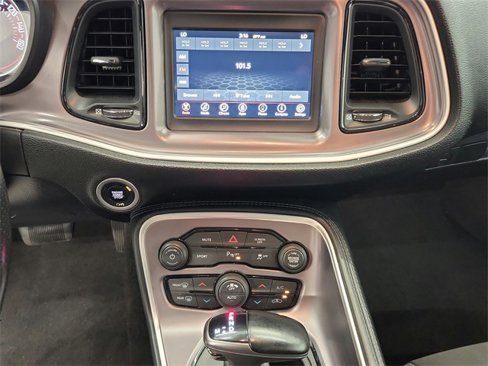 Used 2022 Dodge Challenger GT image 27
