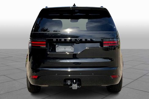 Used 2025 Land Rover Discovery Dynamic SE image 4