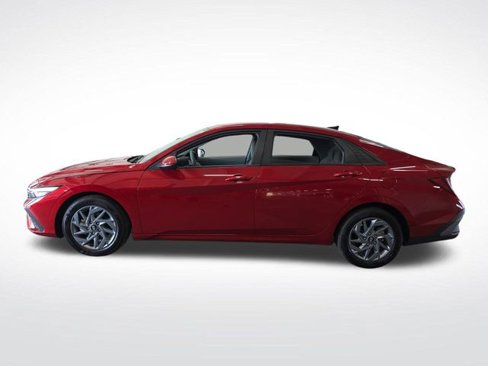 Certified 2024 Hyundai Elantra SEL image 11