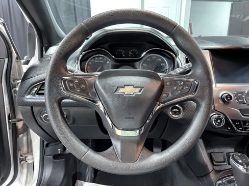 Used 2017 Chevrolet Cruze LT w/ Sun And Sound Package image 21