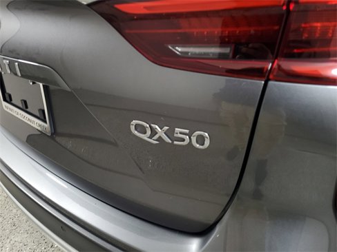 Used 2019 INFINITI QX50 Essential w/ Proassist Package image 5