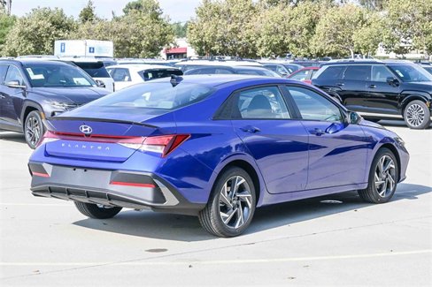 New 2025 Hyundai Elantra Sport image 4