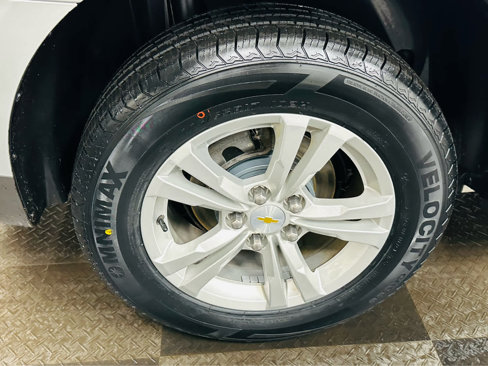 Used 2017 Chevrolet Equinox LS image 27