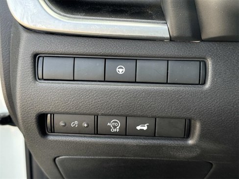 Used 2024 Nissan Rogue SV image 35