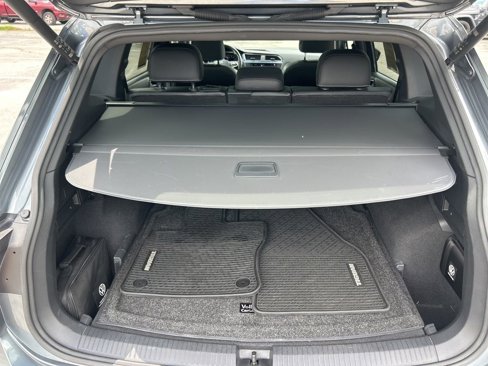 Used 2022 Volkswagen Tiguan SEL R-Line image 29