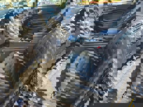 Used 2020 Ford Edge SEL w/ Cold Weather Package image 6