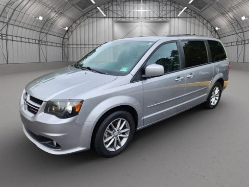 Used 2014 Dodge Grand Caravan R/T image 3