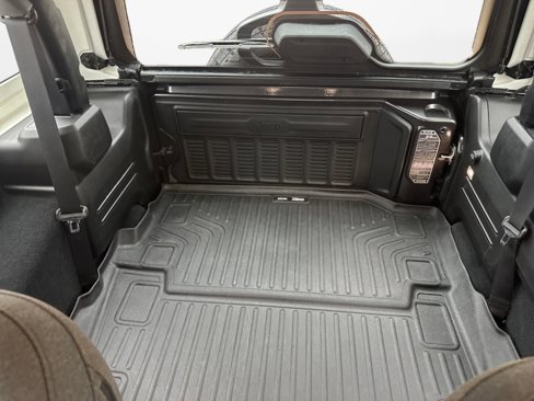 Used 2024 Jeep Wrangler Sport image 14