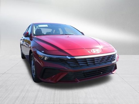 New 2025 Hyundai Elantra SE image 2