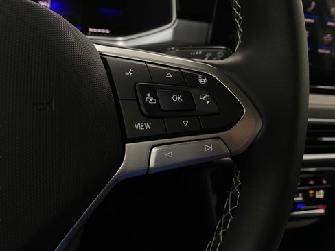 New 2025 Volkswagen Taos SE image 16