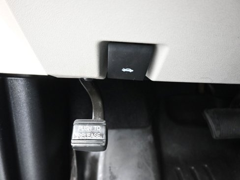 Used 2015 Chrysler Town & Country Touring-L w/ Driver Convenience Group image 29