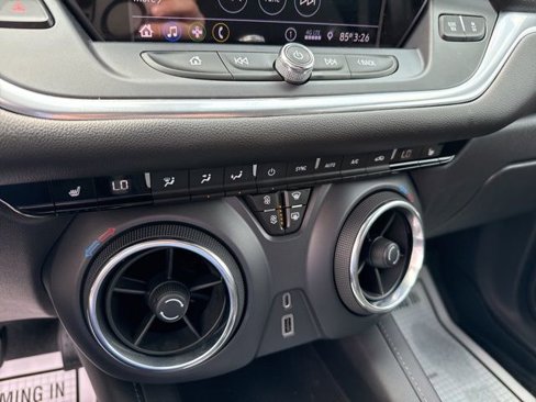 Used 2020 Chevrolet Blazer LT image 19