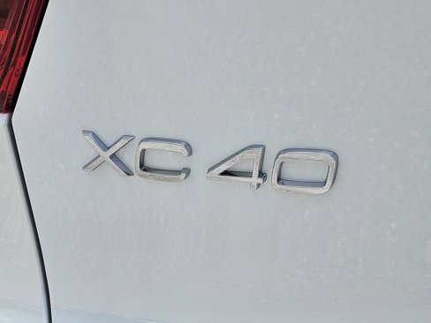 New 2026 Volvo XC40 B5 Core image 11