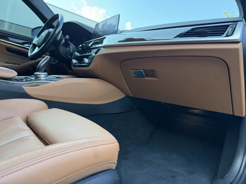 Used 2019 BMW 530i w/ Luxury Package image 34
