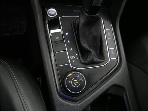 Used 2020 Volkswagen Tiguan SEL image 29
