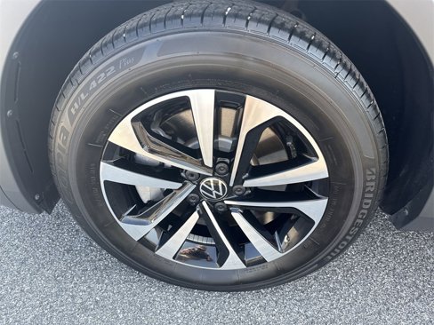 Used 2024 Volkswagen Tiguan S image 7