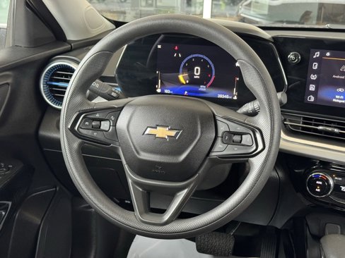 Used 2024 Chevrolet Trax LT image 23