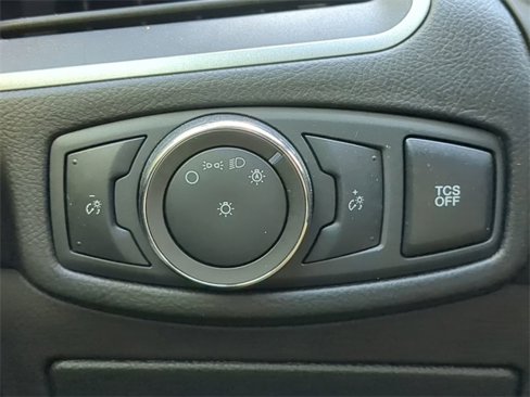 Used 2020 Ford Edge SE image 26