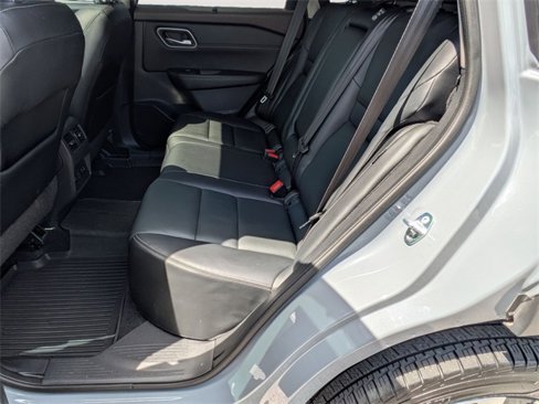 Used 2021 Nissan Rogue SL w/ Premium Package image 25