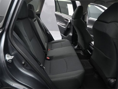 Used 2021 Toyota RAV4 LE image 15