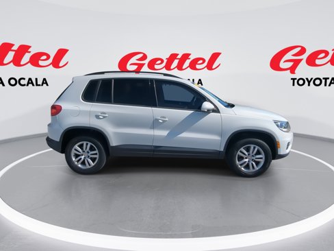 Used 2017 Volkswagen Tiguan S image 9
