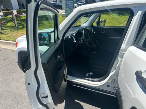Used 2017 Jeep Renegade Sport image 6