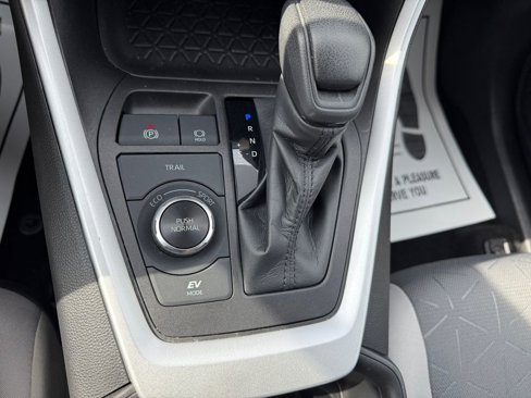 Certified 2022 Toyota RAV4 XLE image 35