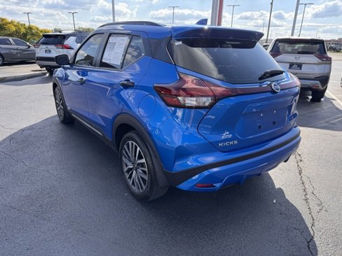 Used 2021 Nissan Kicks SR image 3