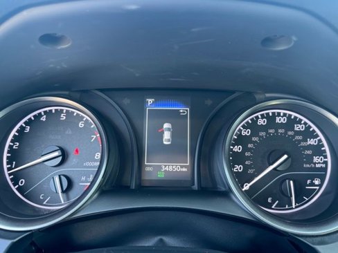 Used 2023 Toyota Camry SE image 10