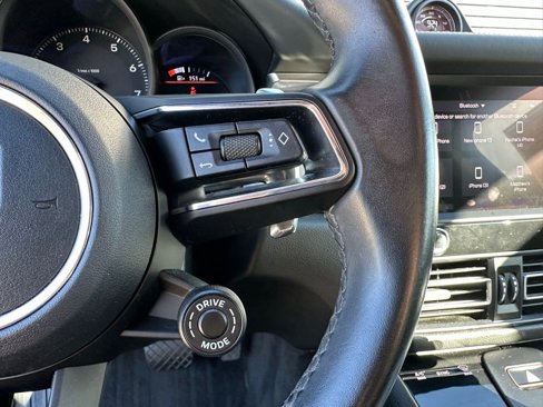 Used 2022 Porsche Macan image 16