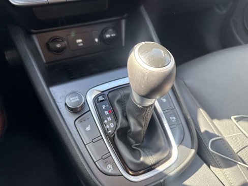 Used 2022 Hyundai Kona Limited image 26